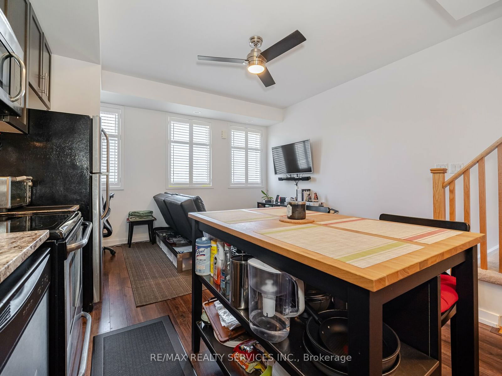 867 Wilson Ave, unit 3A for sale