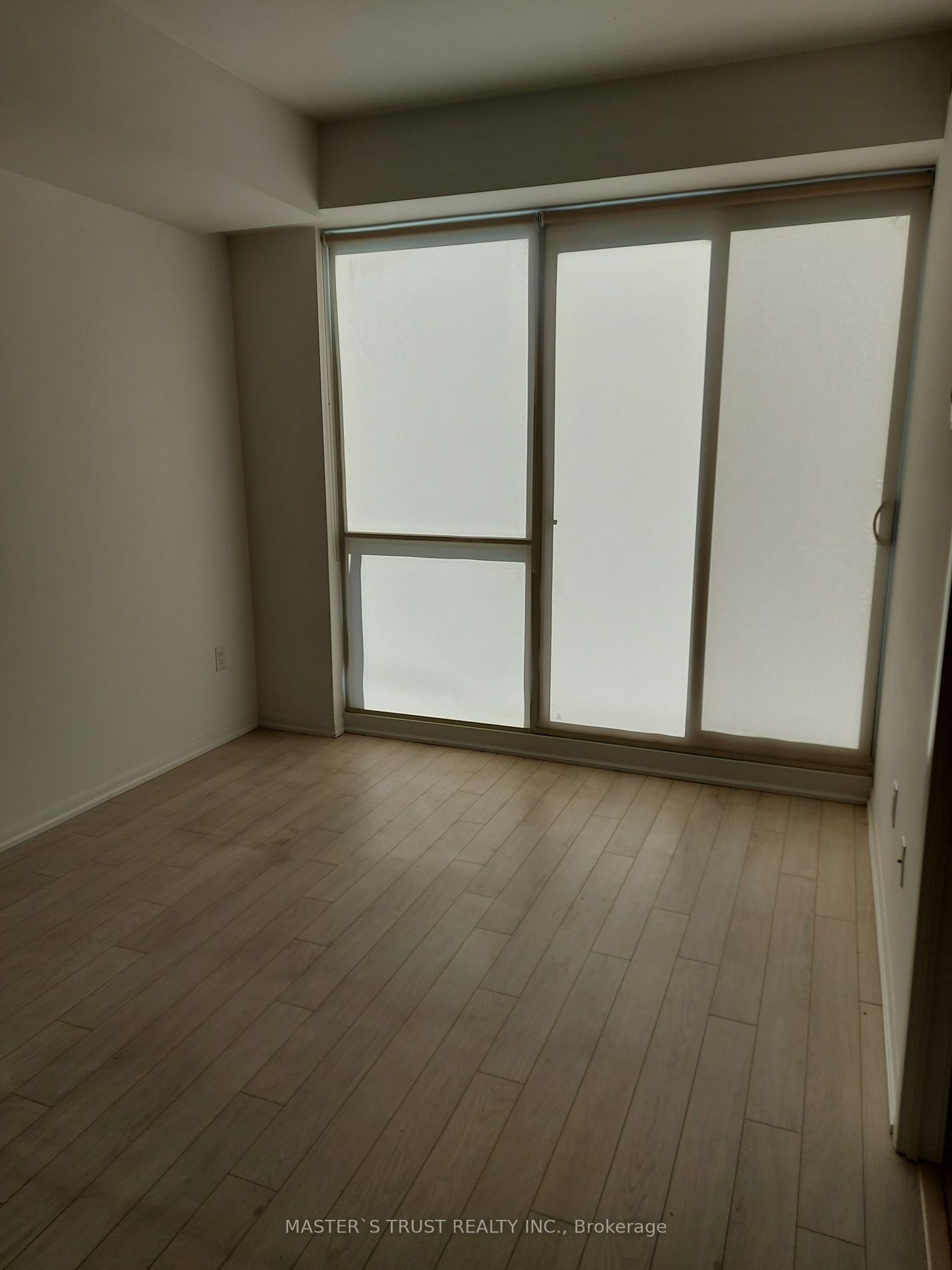 3091 Dufferin St, unit 827 for rent - image #7