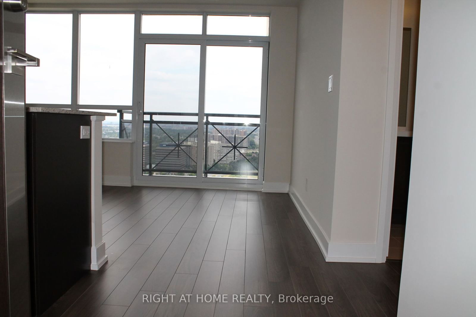 2 Eva Rd, unit 2922 for rent - image #2