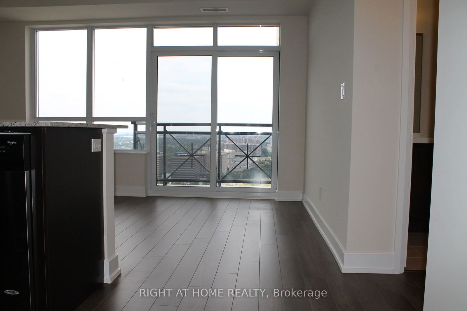 2 Eva Rd, unit 2922 for rent - image #3