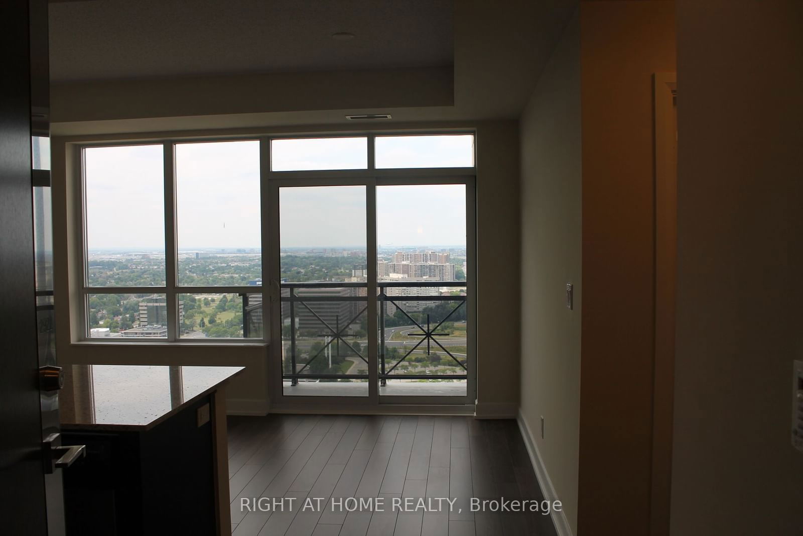 2 Eva Rd, unit 2922 for rent - image #4