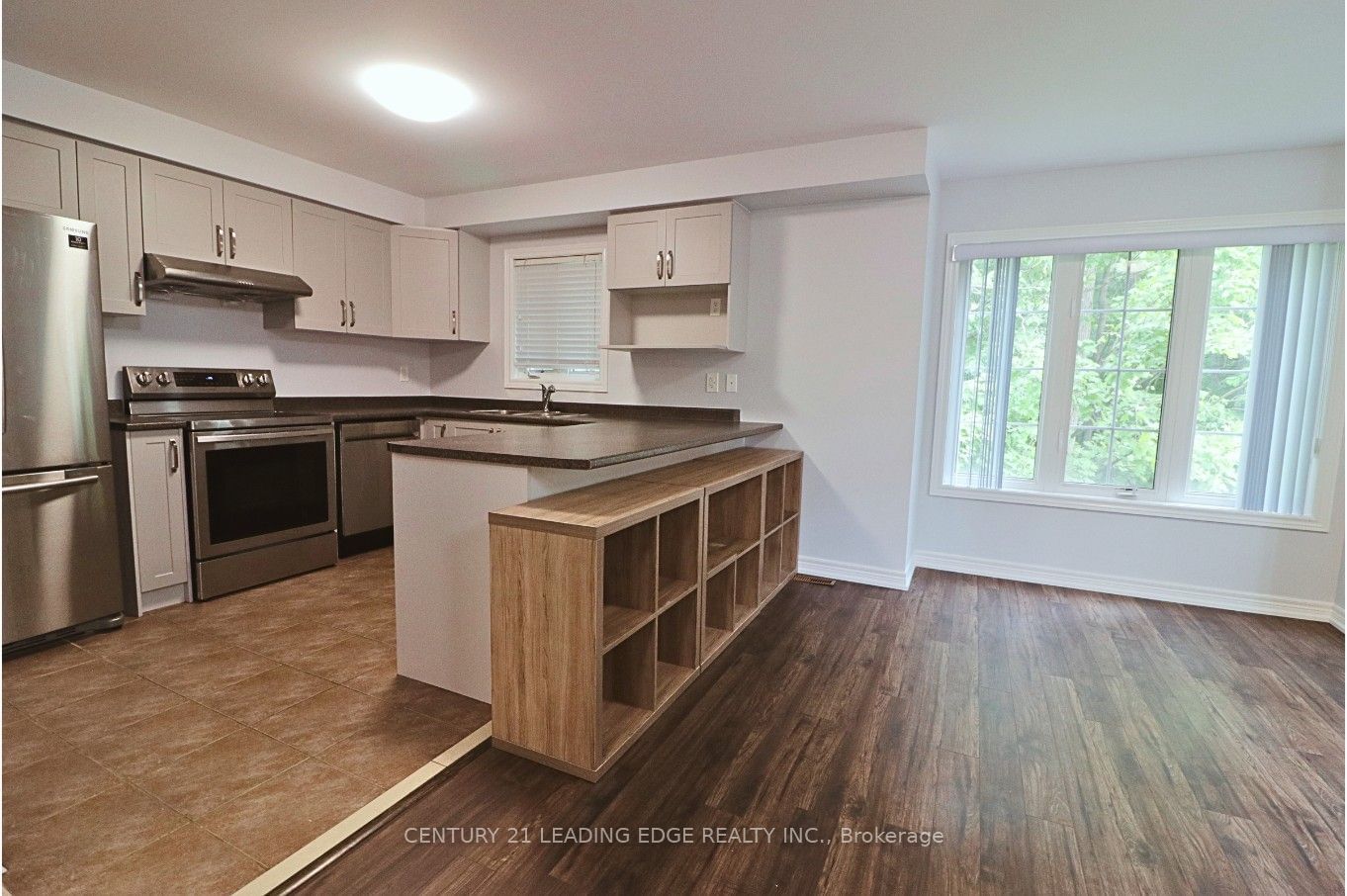 2360 Britannia Rd W, unit 12 for rent - image #5