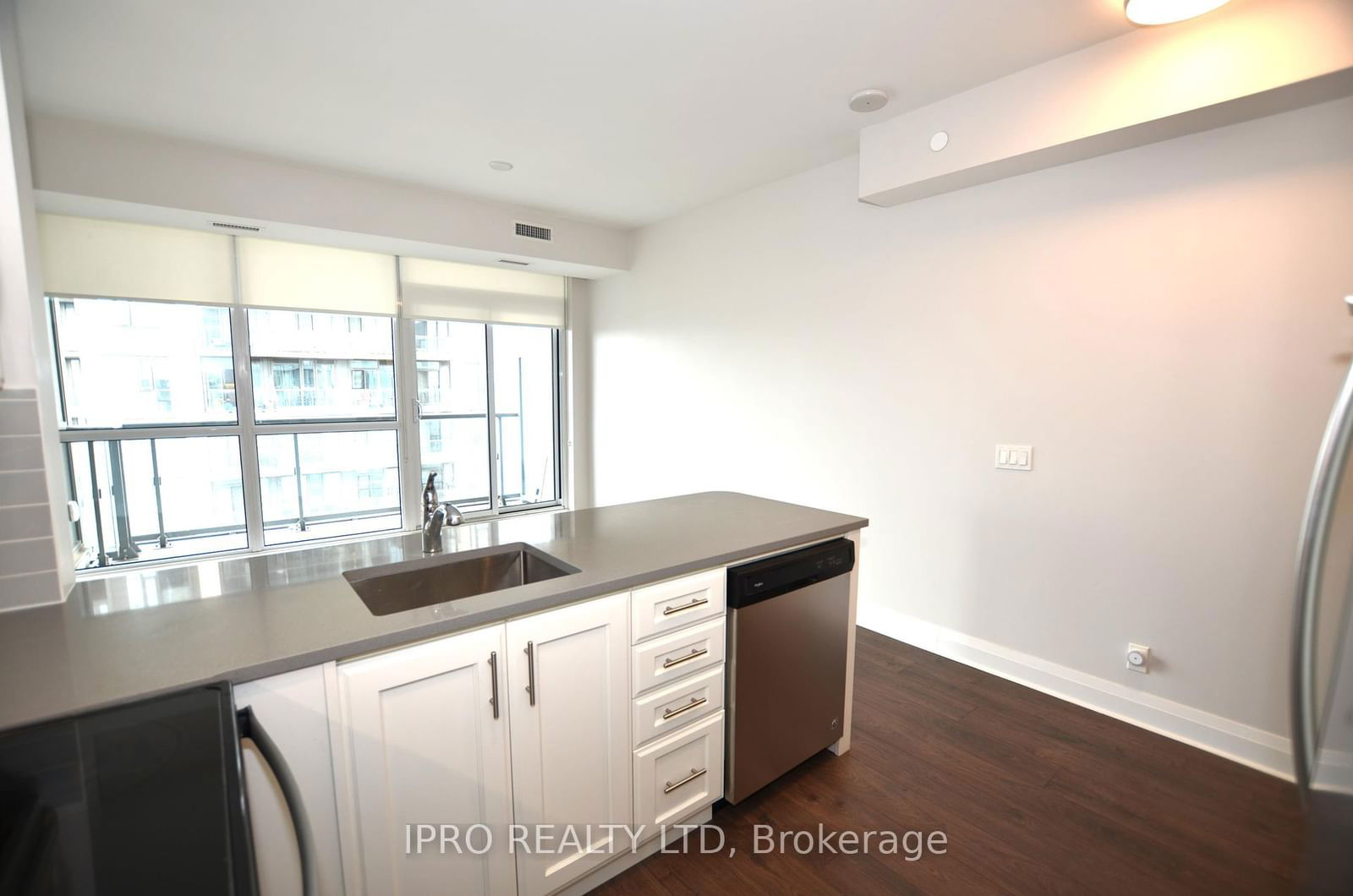 15 zorra St, unit 1302 for rent - image #13