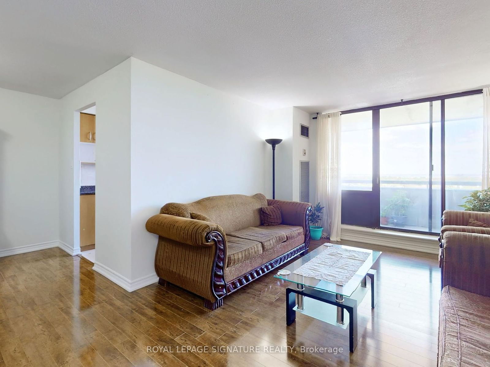 18 Knightsbridge Rd, unit 1003 for sale - image #7