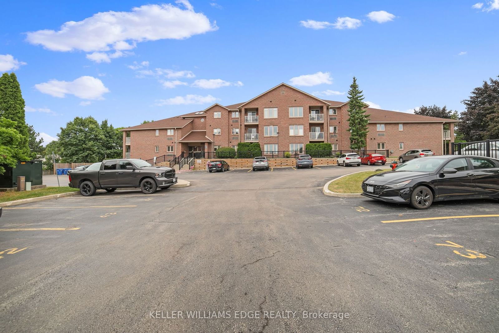 3050 Pinemeadow Dr, unit 56 for sale - image #1