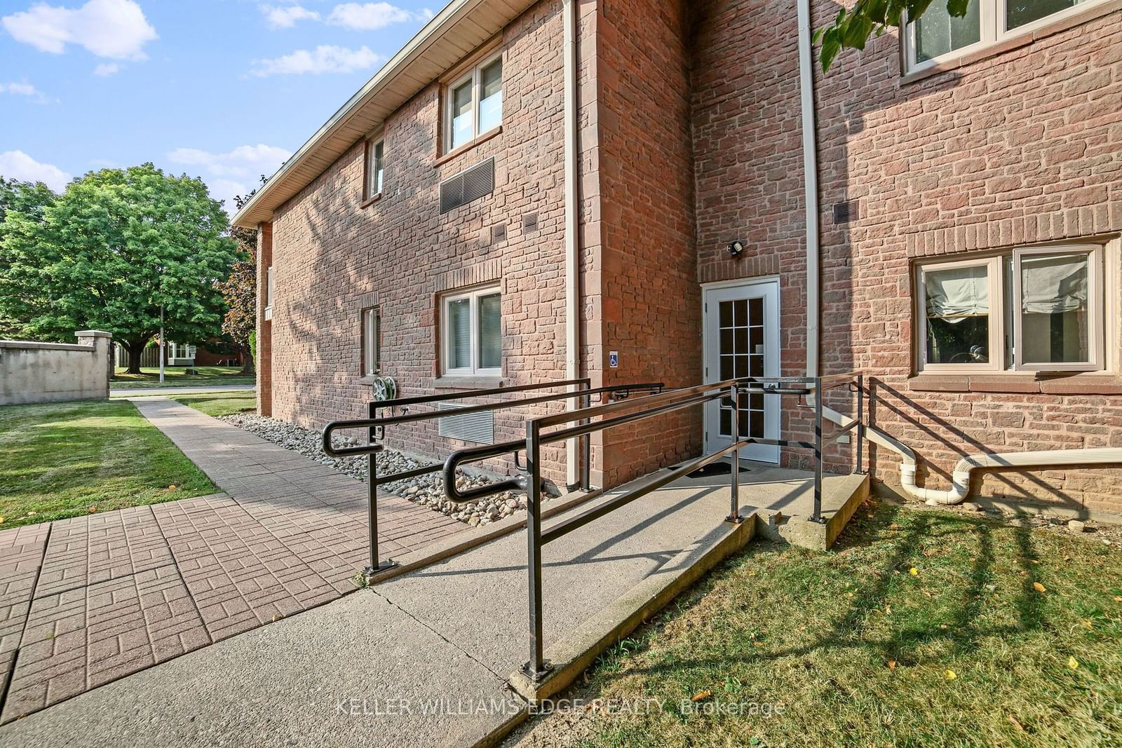 3050 Pinemeadow Dr, unit 56 for sale - image #2