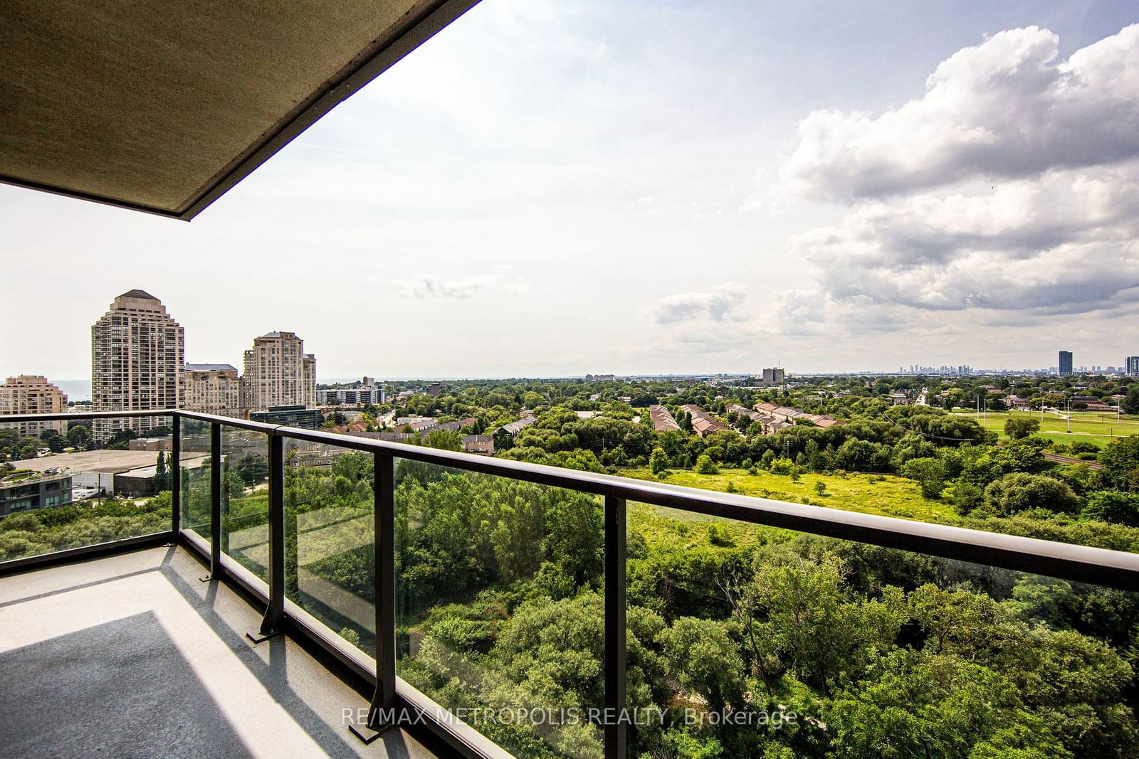 36 Park Lawn Rd, unit 1305 for sale - image #24