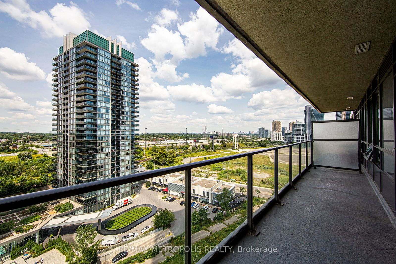 36 Park Lawn Rd, unit 1305 for sale