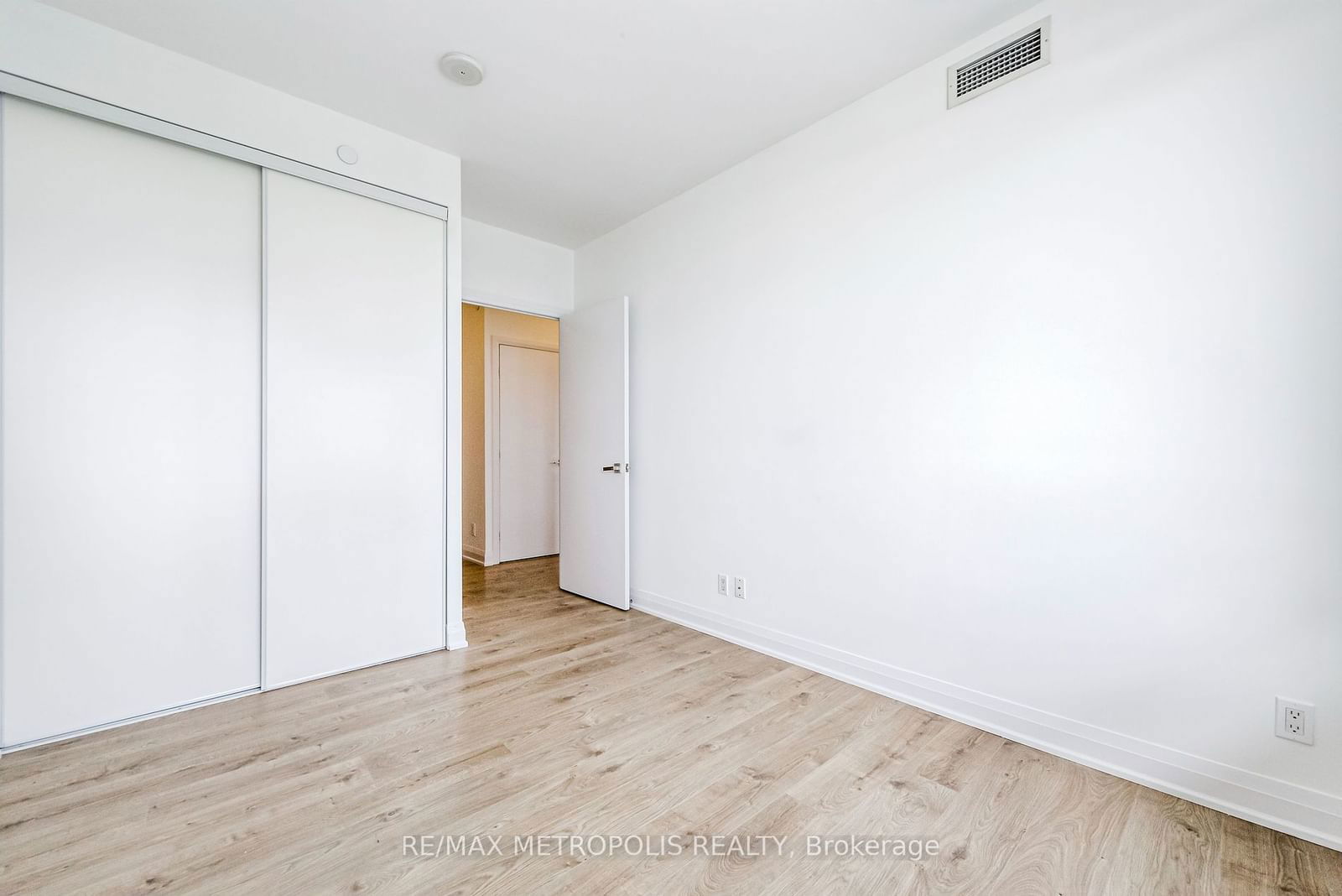 36 Park Lawn Rd, unit 1305 for sale - image #8