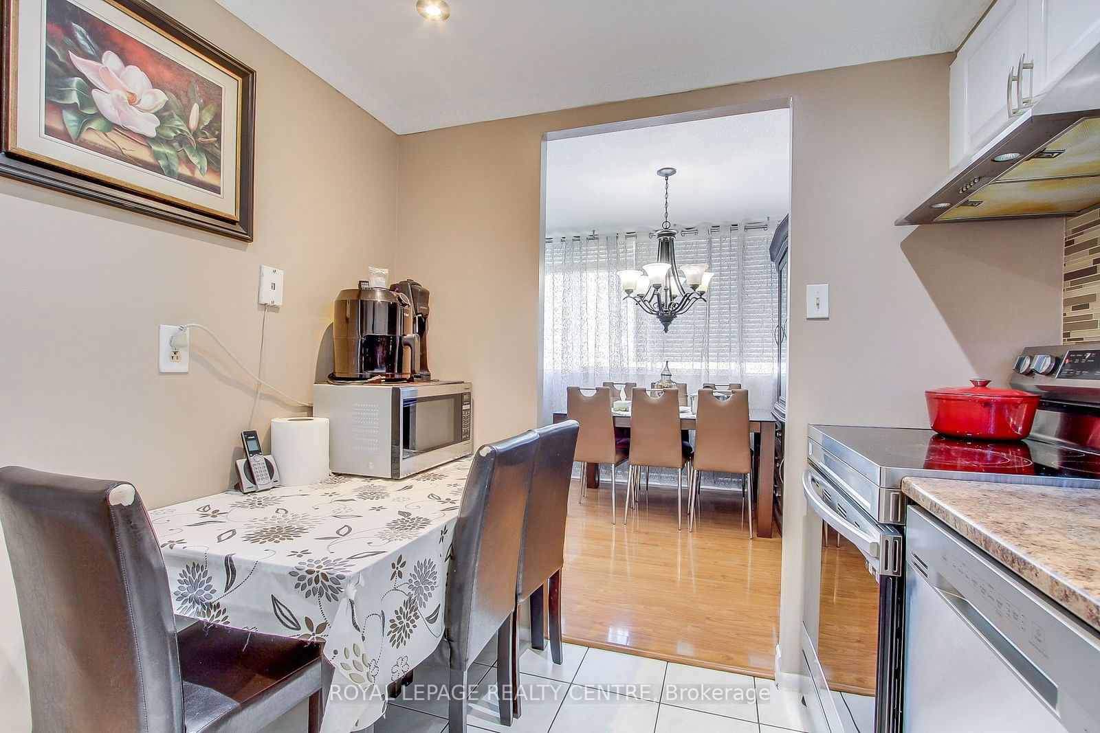 3590 Kaneff Cres, unit 705 for sale - image #19