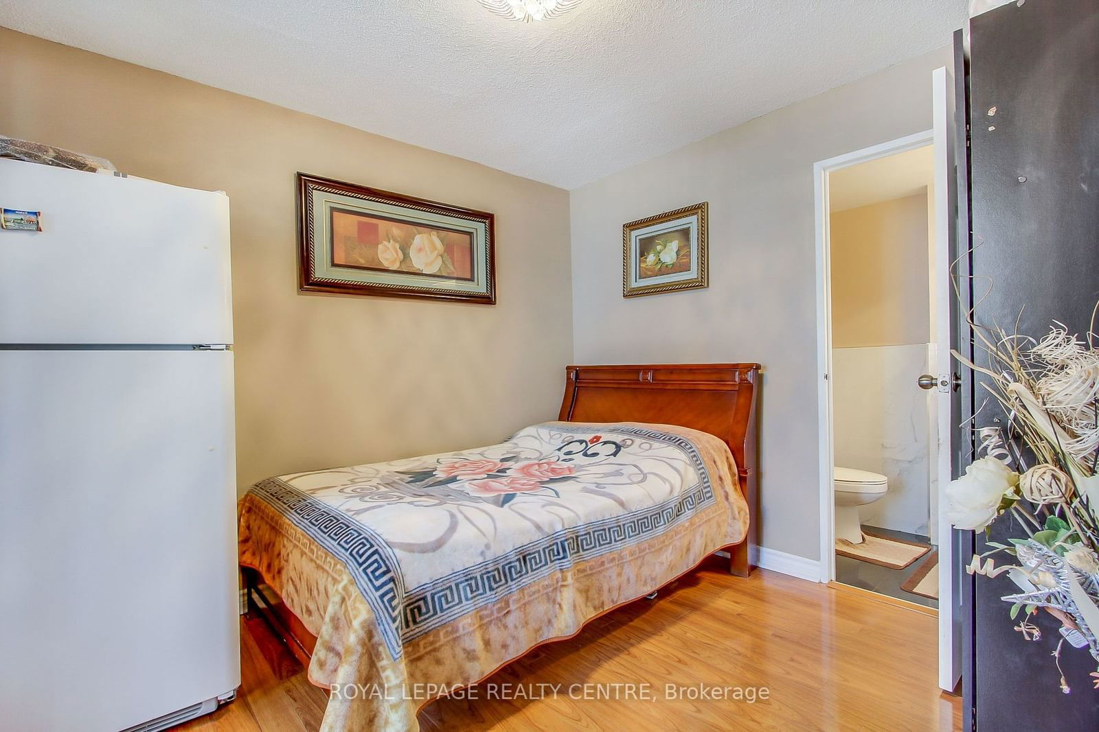 3590 Kaneff Cres, unit 705 for sale - image #21