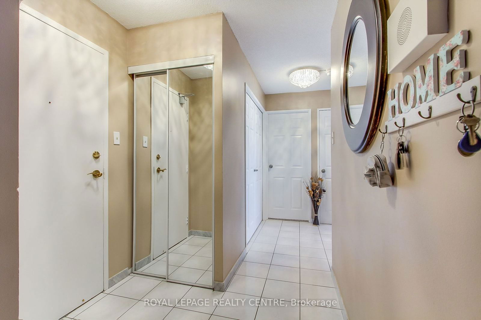 3590 Kaneff Cres, unit 705 for sale - image #7