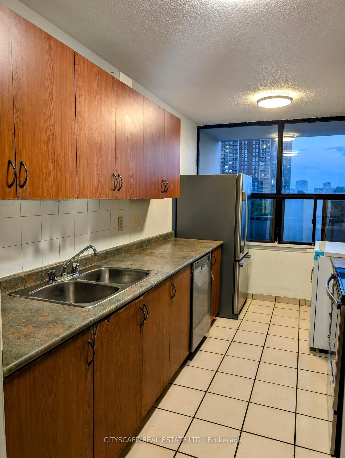 17 Knightsbridge Rd, unit 608 for rent - image #5