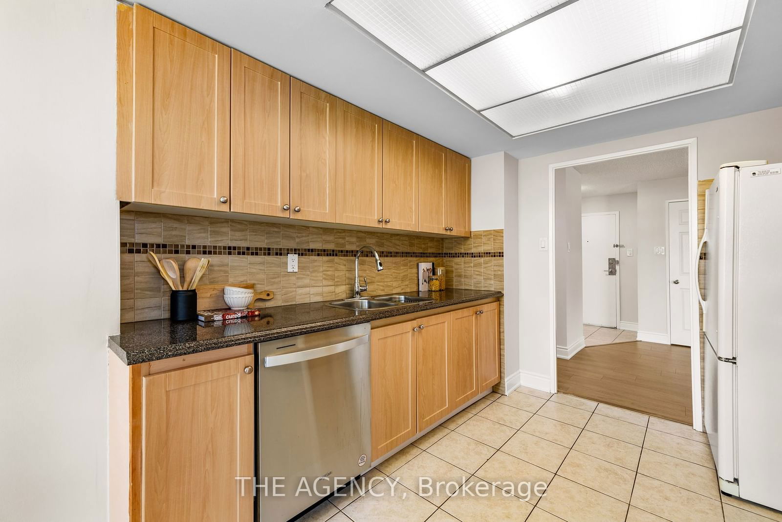 1155 Bough Beeches Blvd, unit 101 for sale - image #23