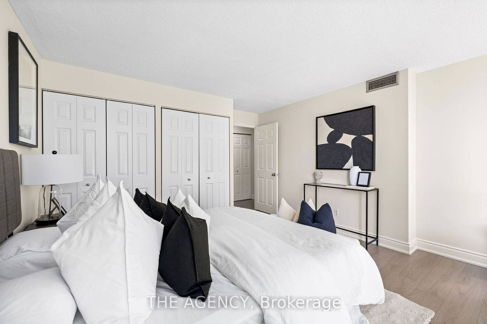 1155 Bough Beeches Blvd, unit 101 for sale - image #26