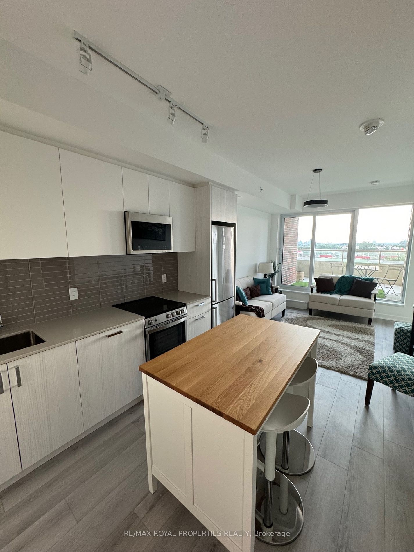 1787 St Clair Ave W, unit 509 for sale - image #6