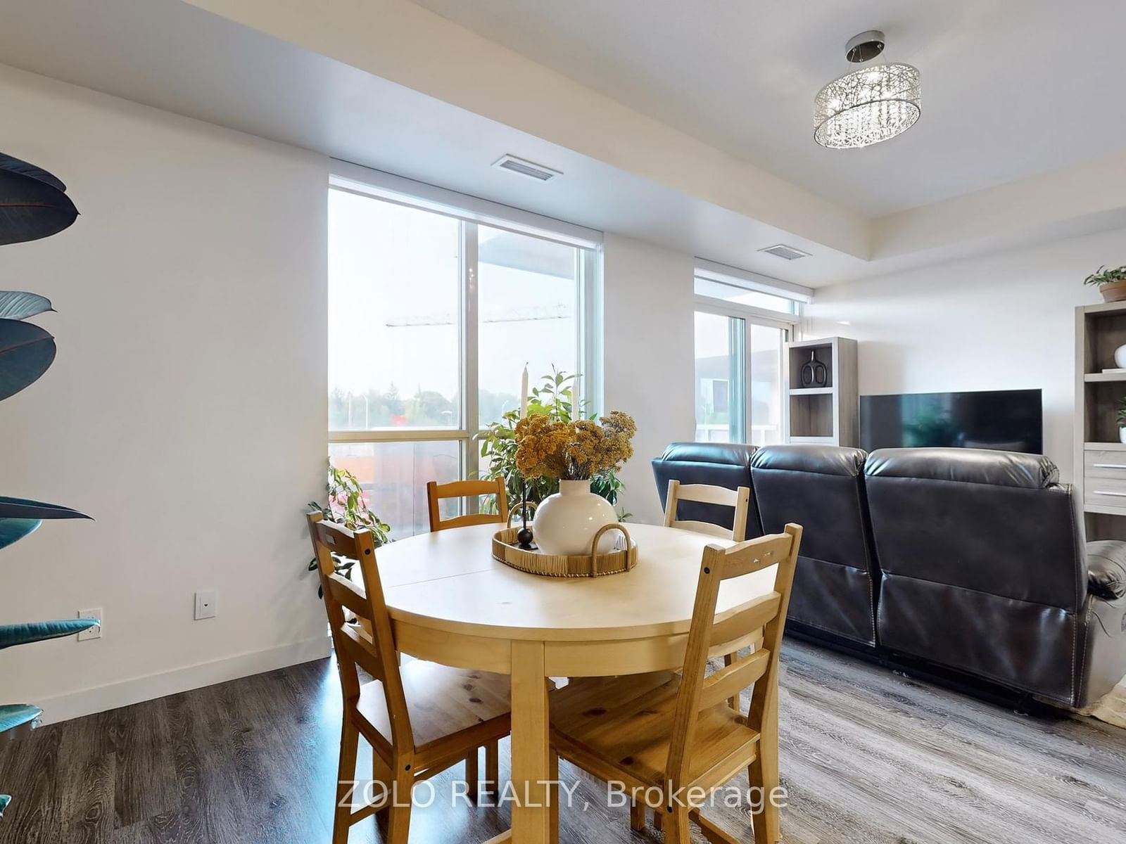 2093 Fairview St, unit 201 for rent - image #8