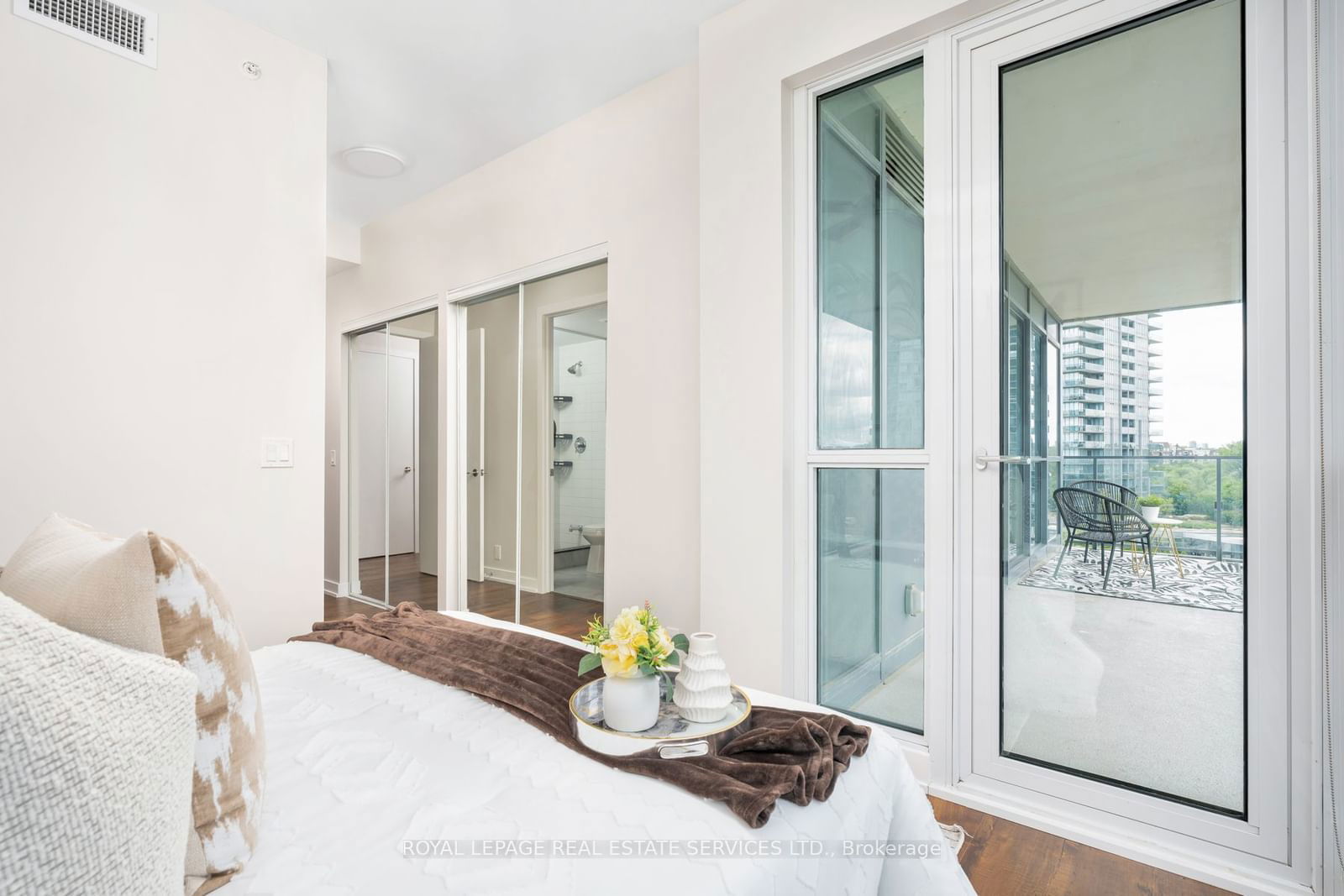 10 Park Lawn Rd, unit 807 for sale - image #10