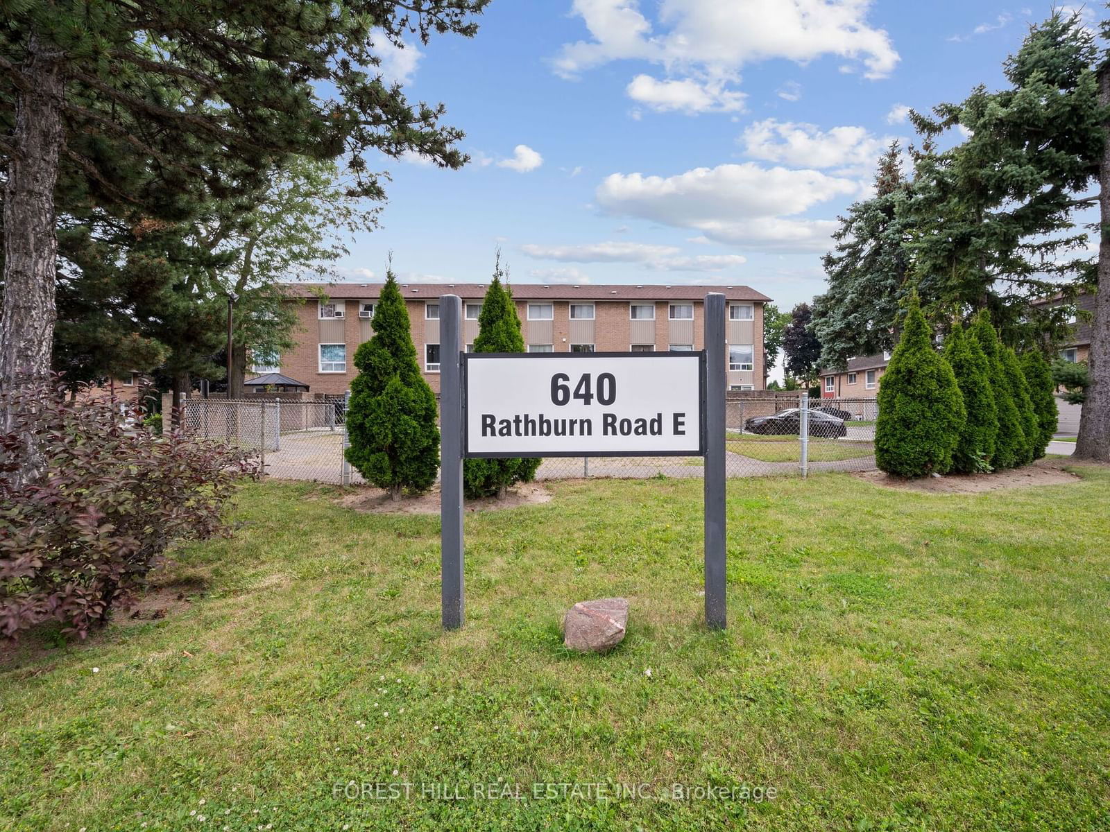 640 Rathburn Rd E, unit 07 for rent - image #3