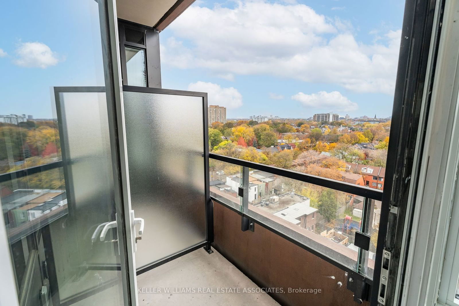 270 Dufferin St, unit 919 for sale