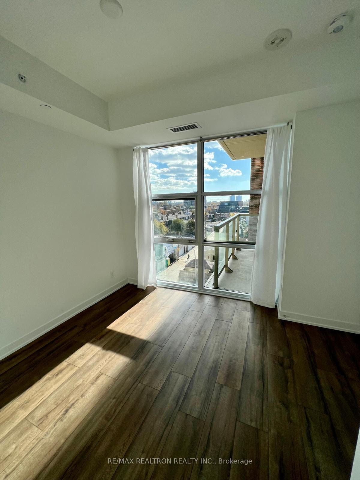 1787 St Clair Ave W, unit 604 for rent - image #18