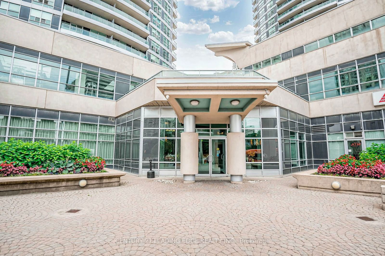 33 Elm Dr W, unit 310 for sale