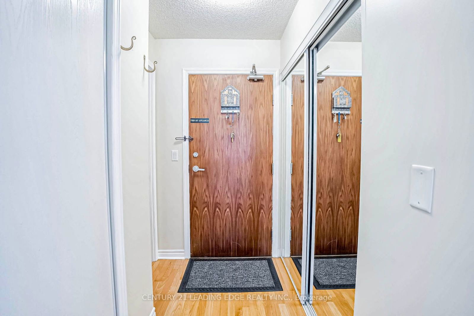 33 Elm Dr W, unit 310 for sale - image #9