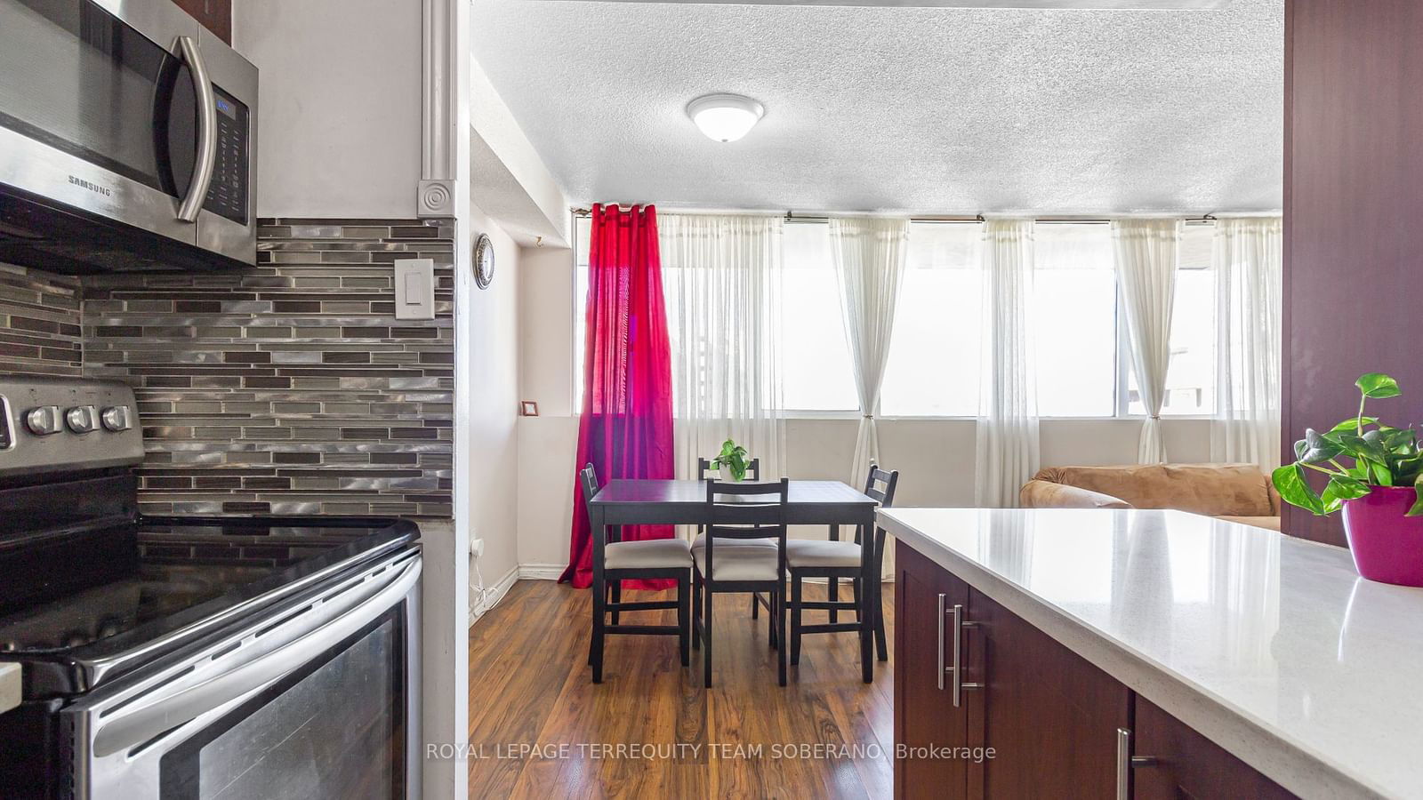 3590 Kaneff Cres, unit 2002 for sale - image #15