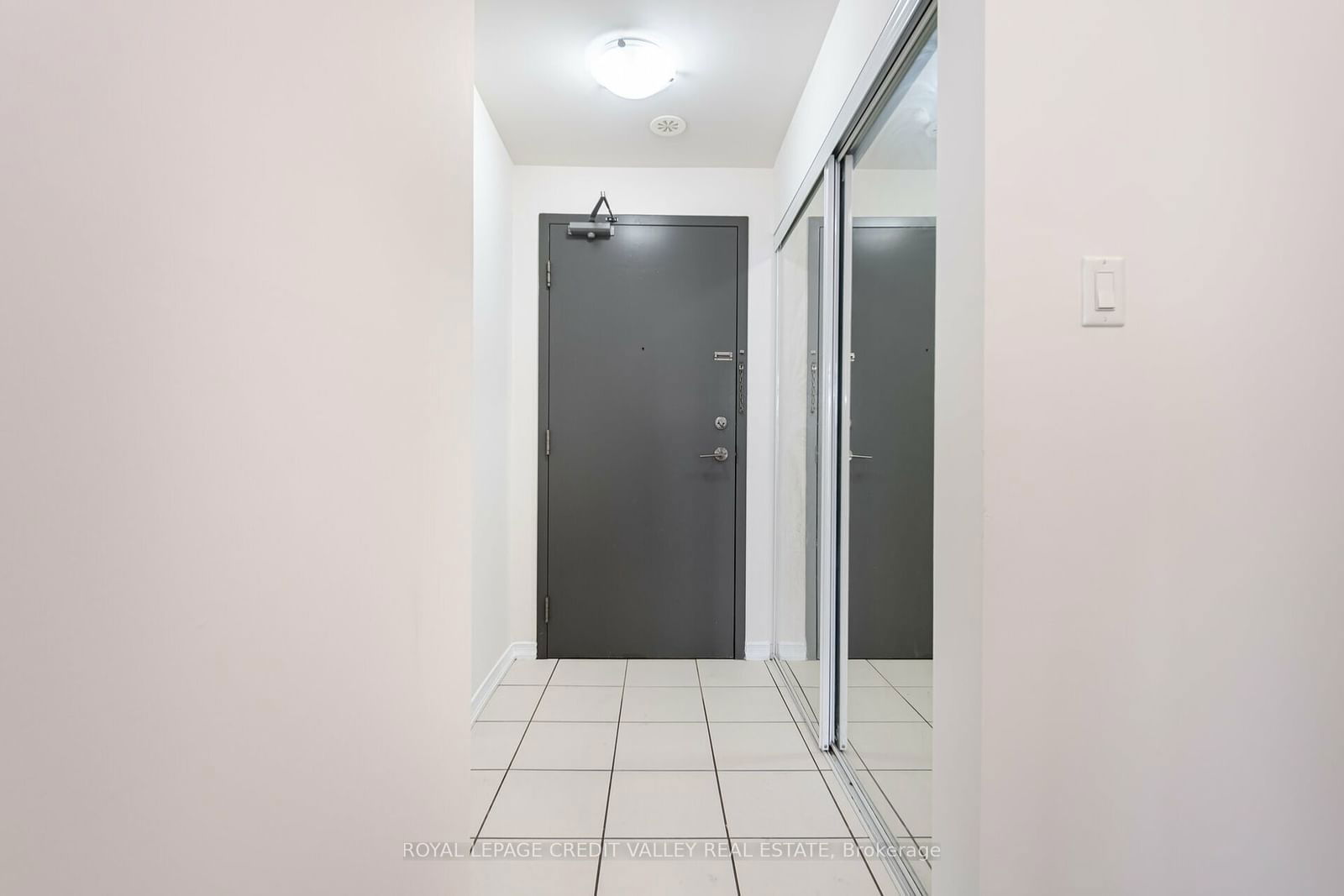 50 Sky Harbour Dr, unit 211 for sale - image #5