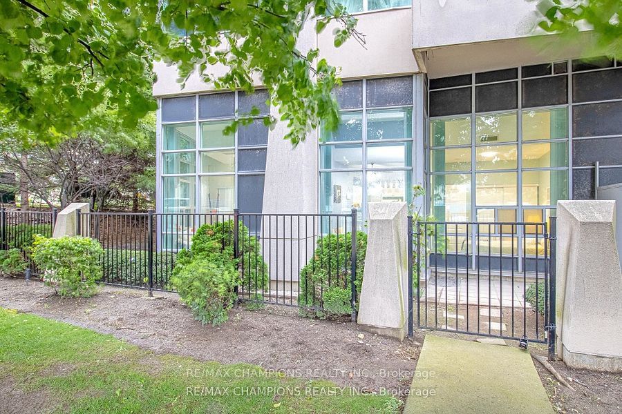 33 Elm Dr W, unit 109 for sale