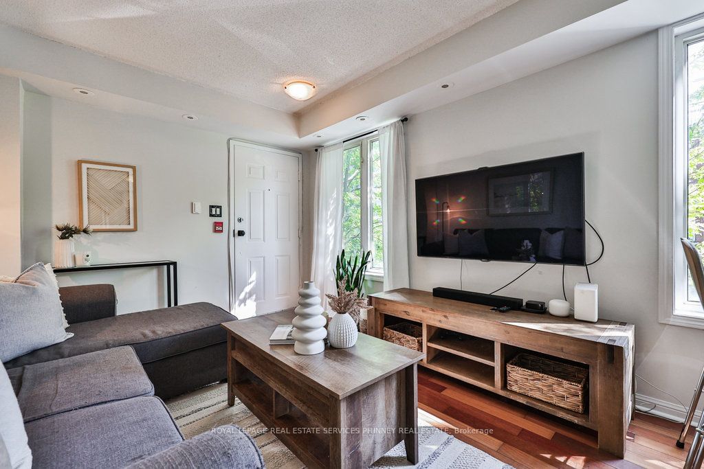 22 Laidlaw St, unit 1233B for sale - image #7