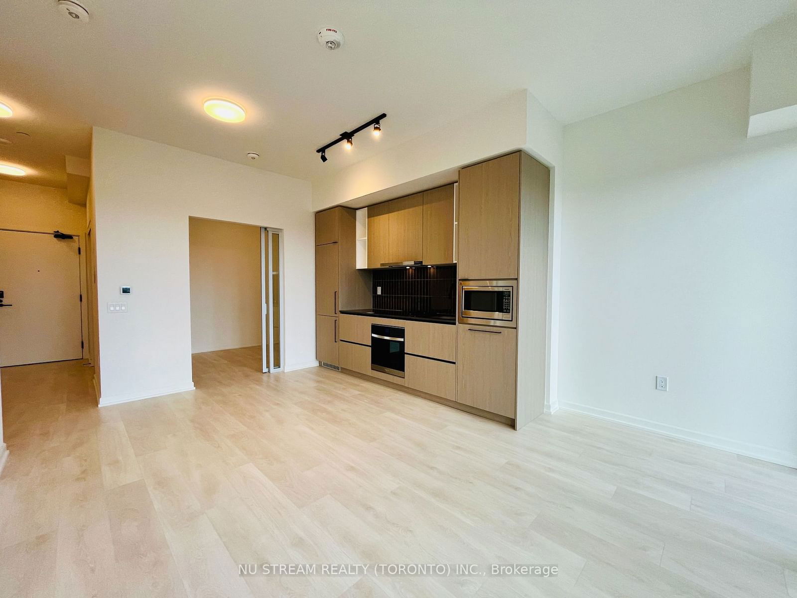 1285 Dupont St, unit 807 for rent