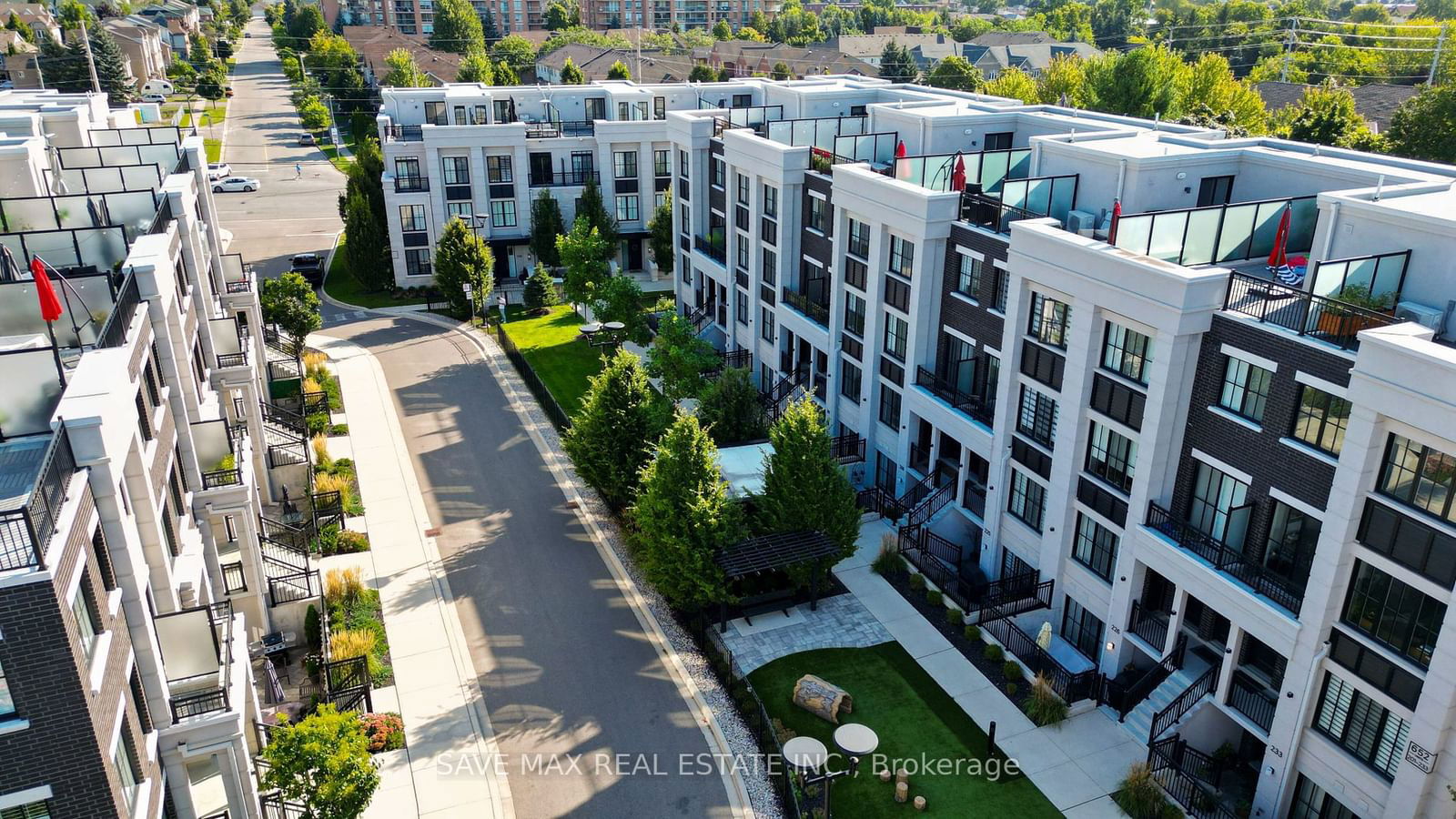 652 Cricklewood Dr, unit 216 for sale - image #4