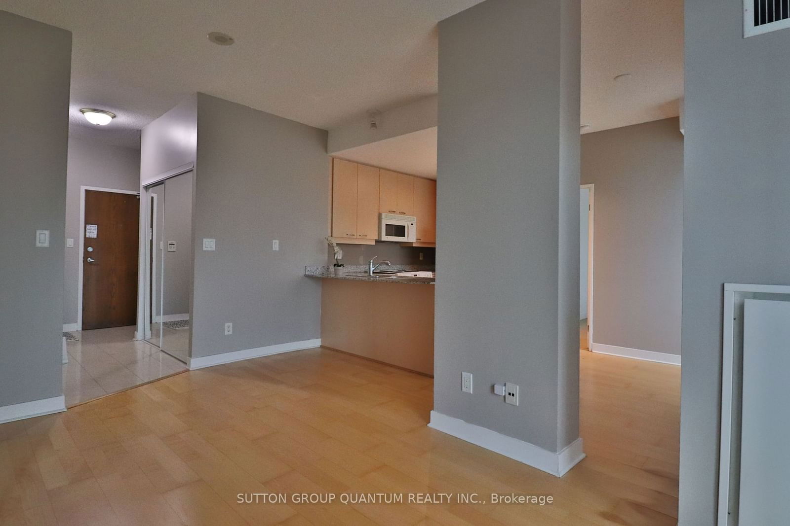 88 Palace Pier Crt, unit 310 for rent - image #8