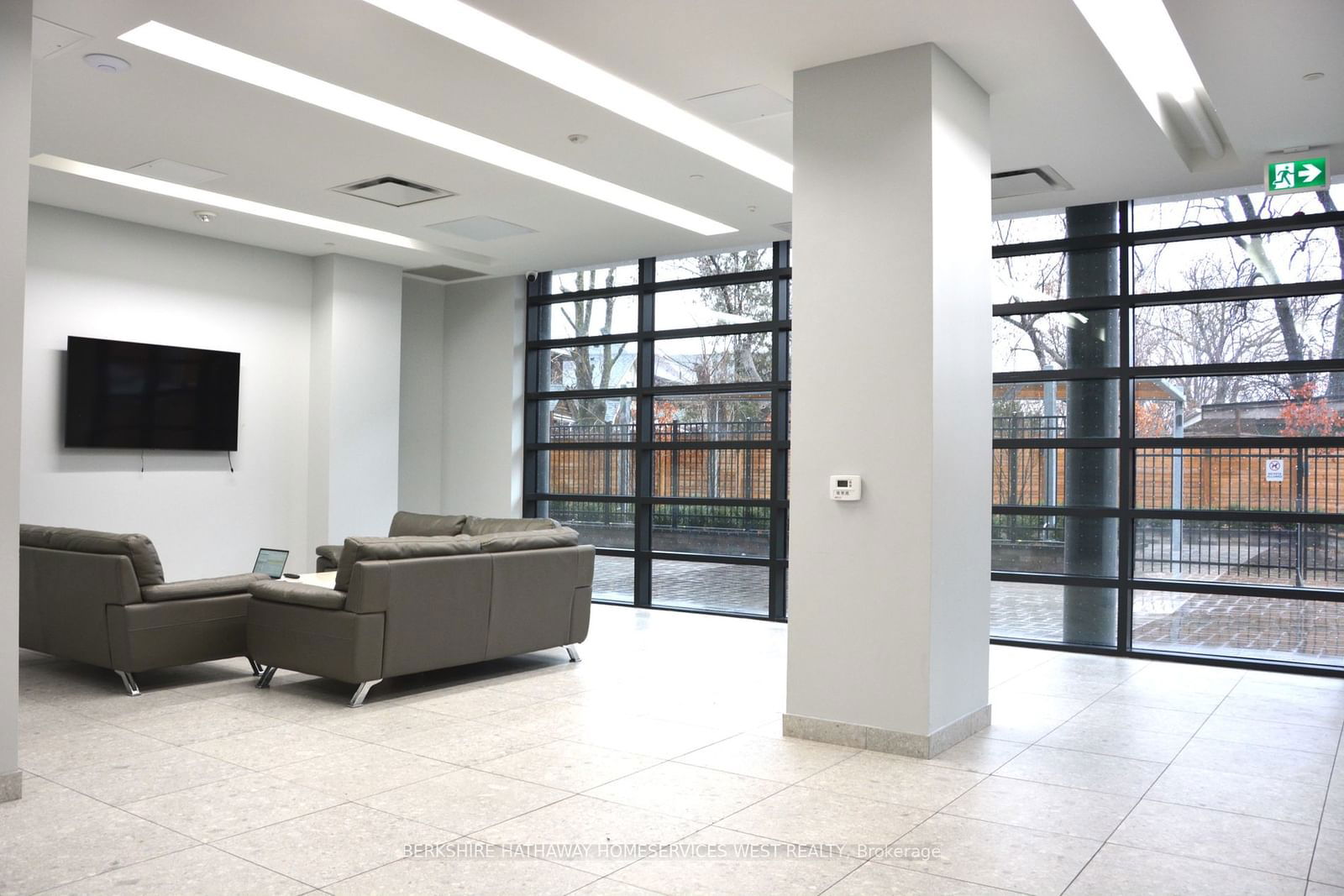 3385 Dundas St W, unit 608 for rent - image #16