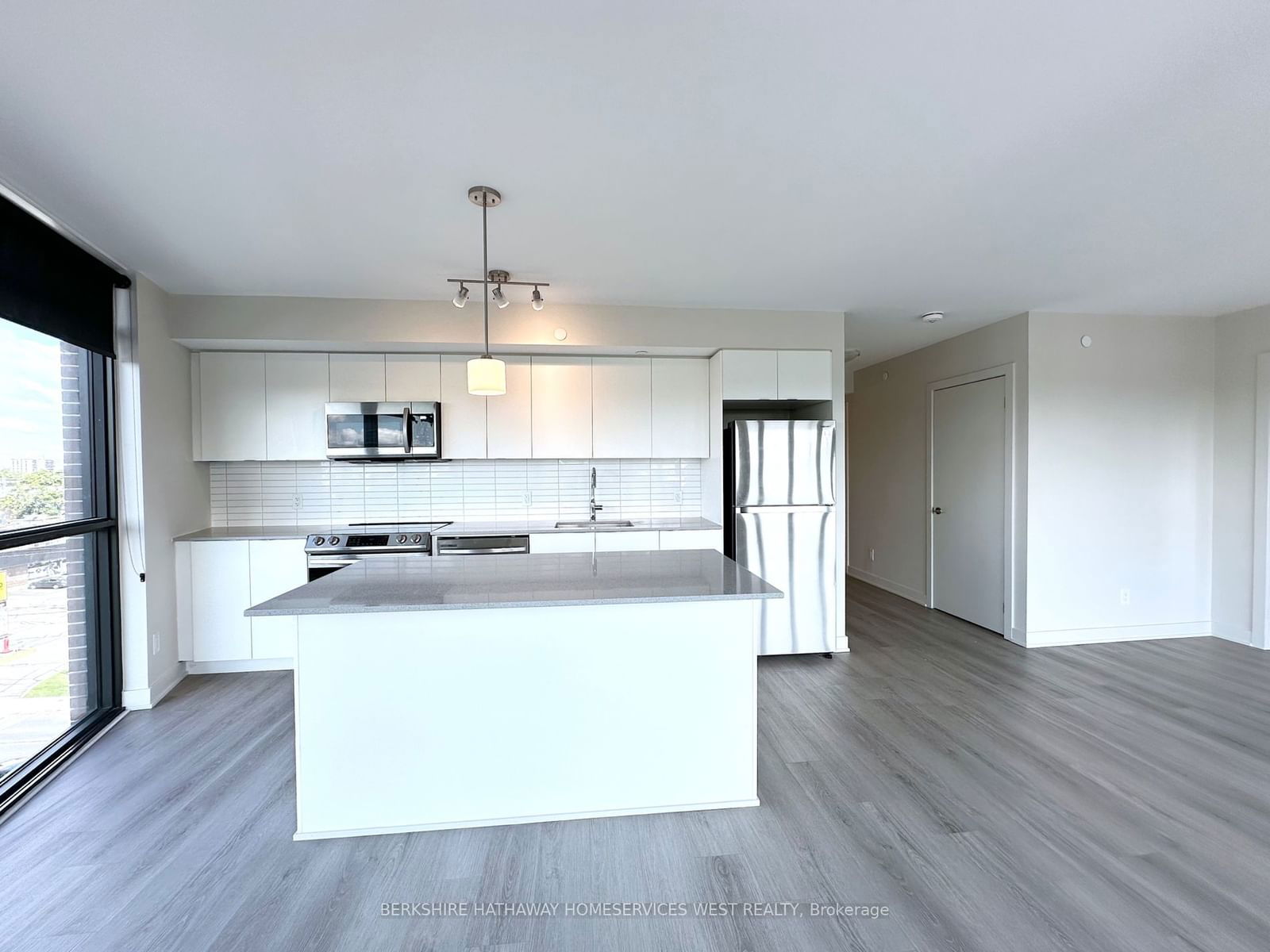 3385 Dundas St W, unit 608 for rent - image #4