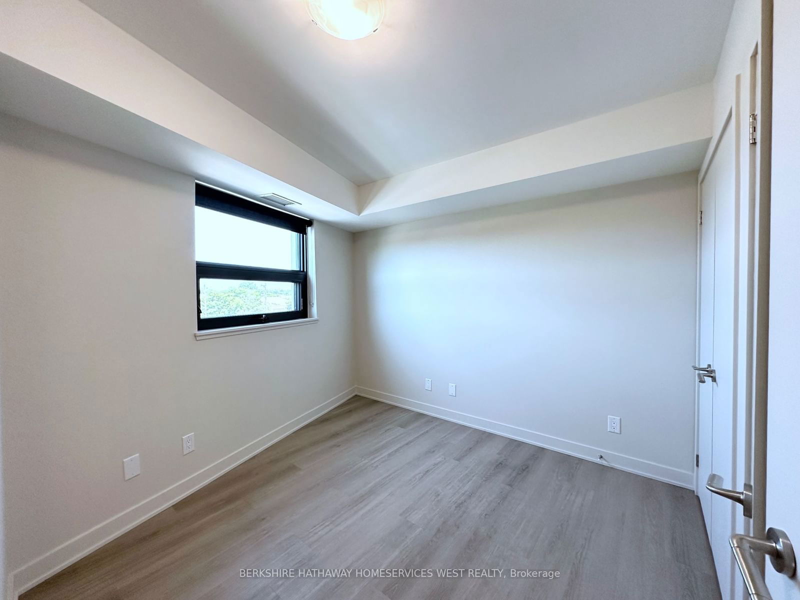 3385 Dundas St W, unit 608 for rent - image #5