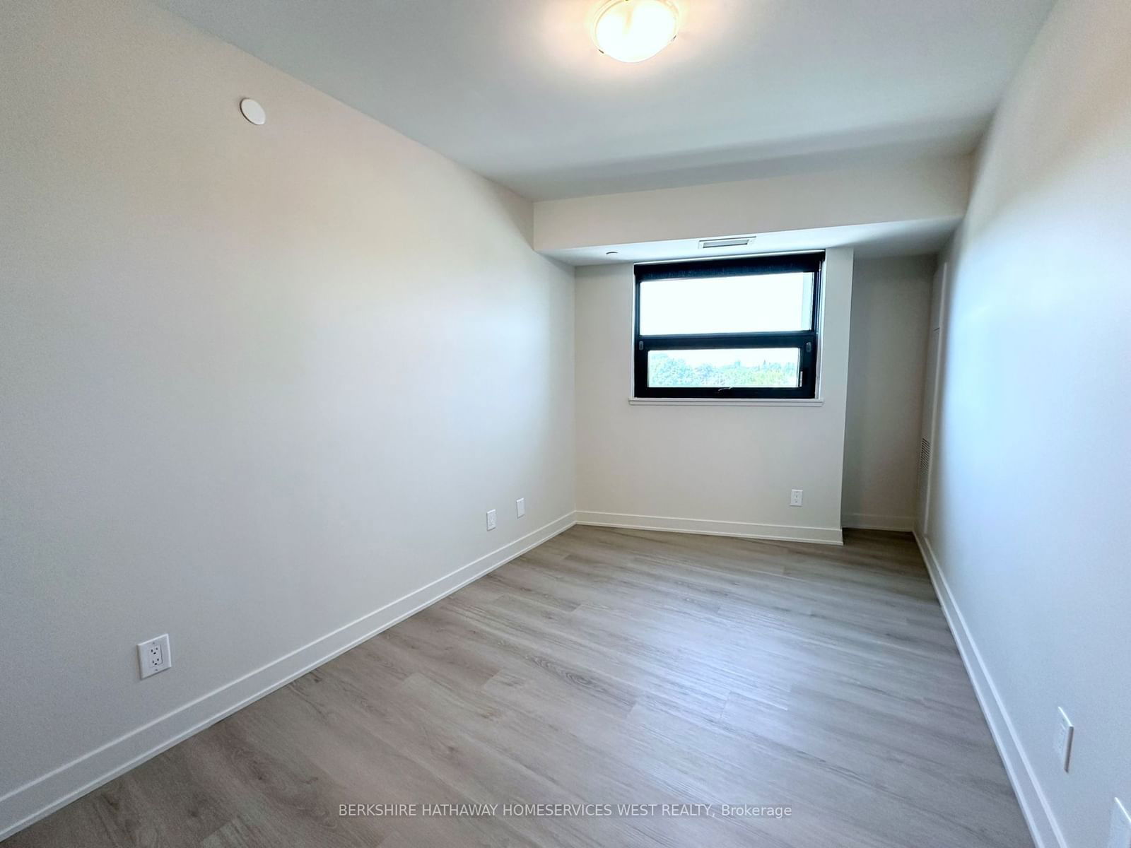 3385 Dundas St W, unit 608 for rent - image #8