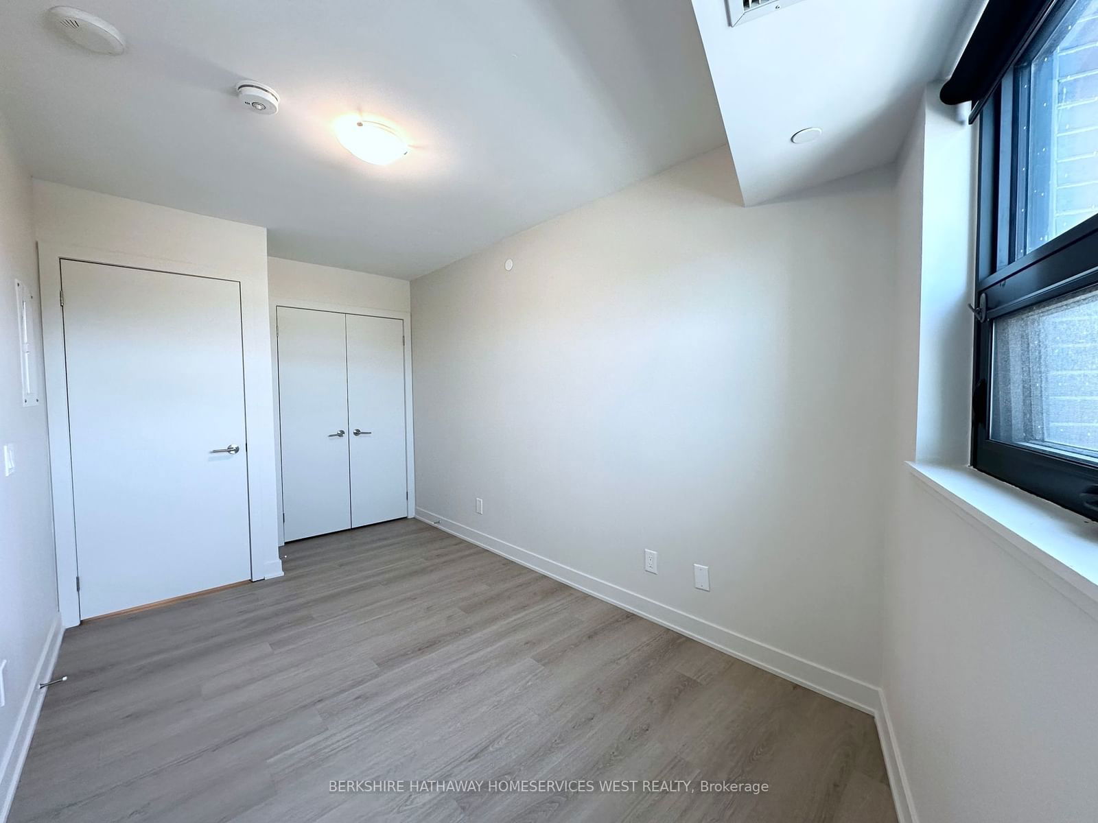 3385 Dundas St W, unit 608 for rent - image #9