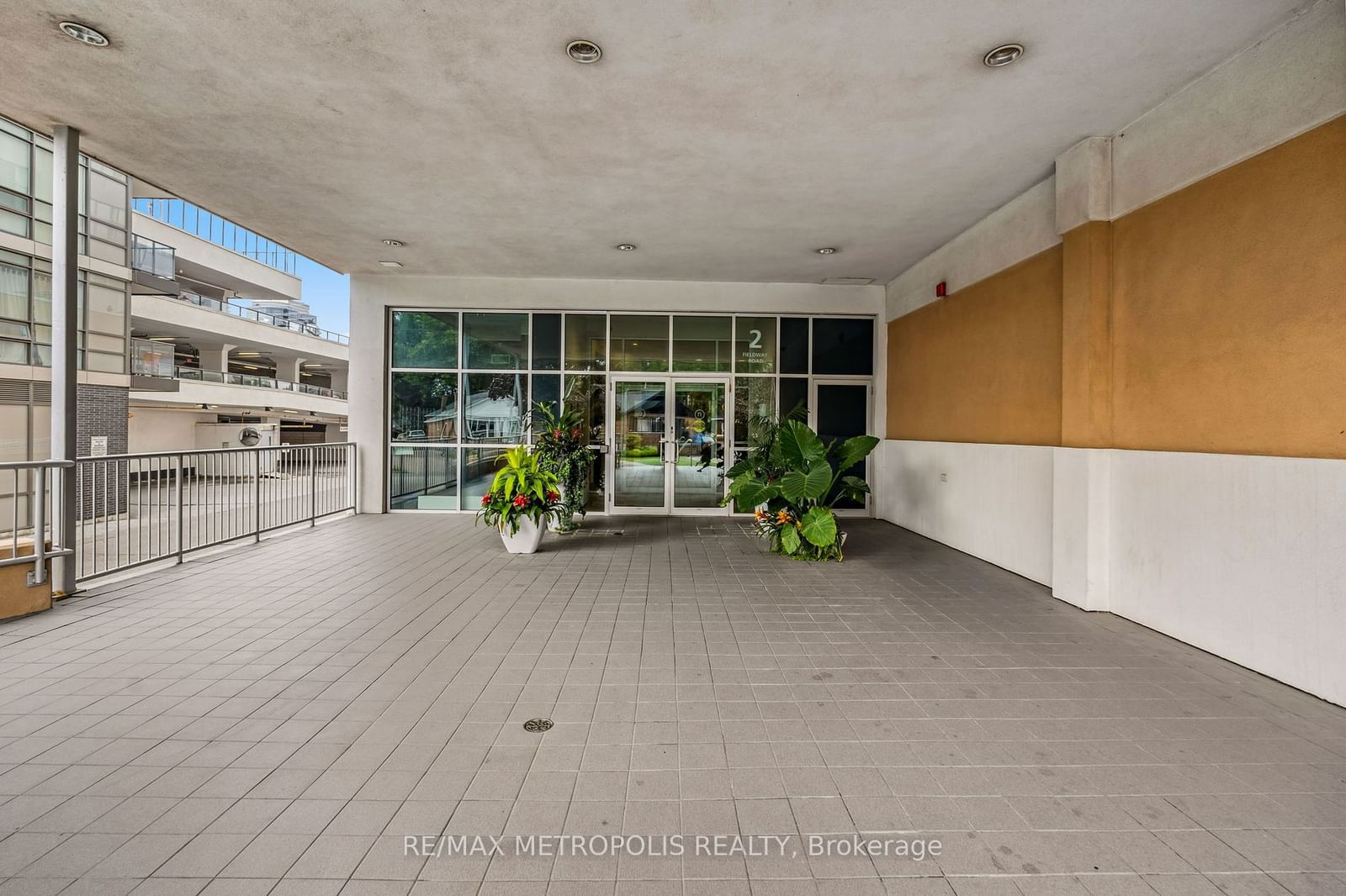 2 Fieldway Rd, unit 302 for sale - image #4