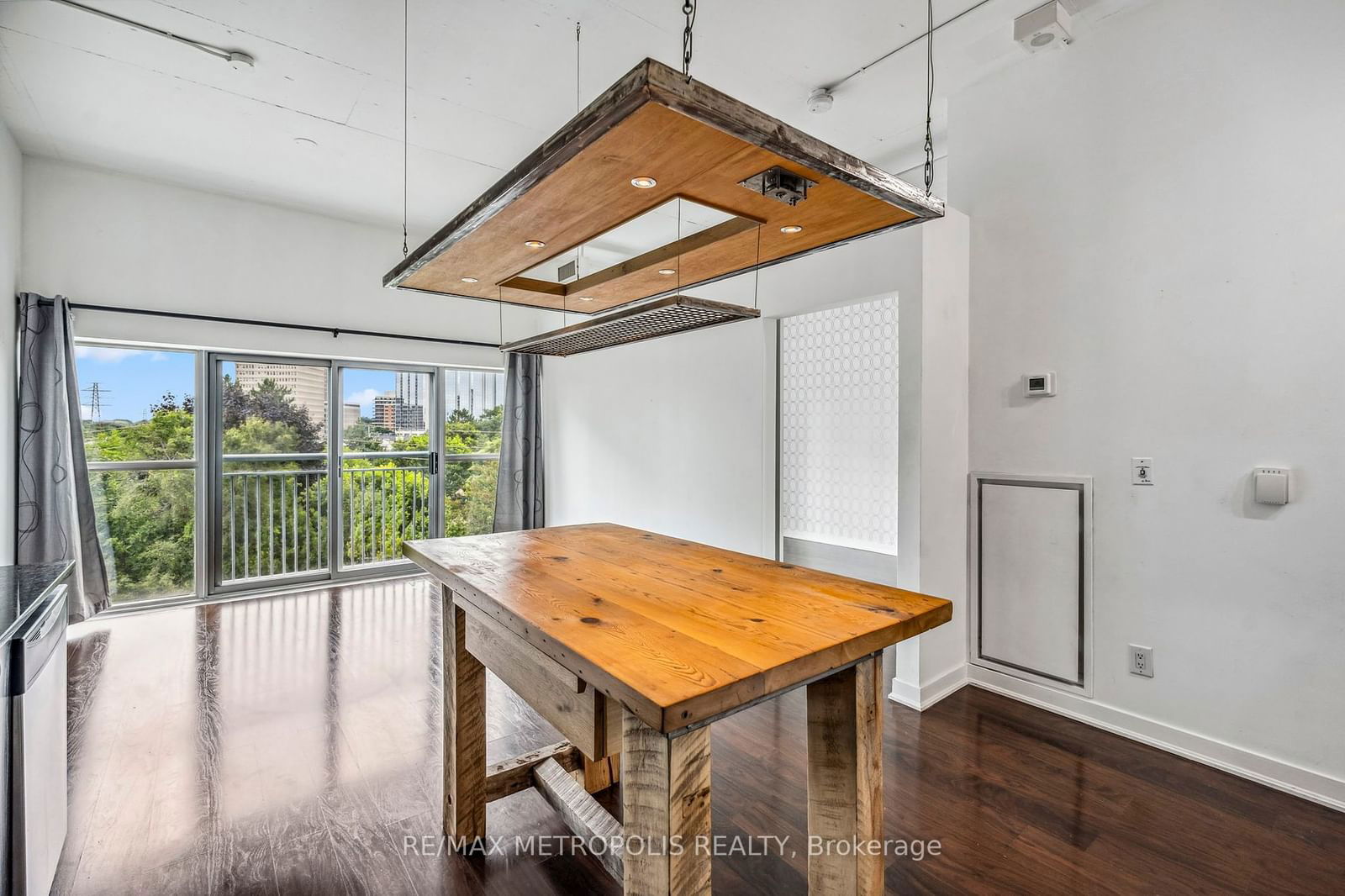 2 Fieldway Rd, unit 302 for sale - image #8