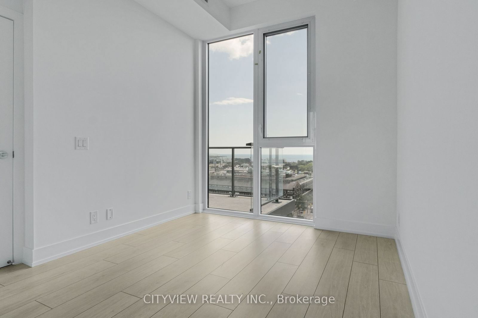 270 Dufferin St, unit 1104 for sale