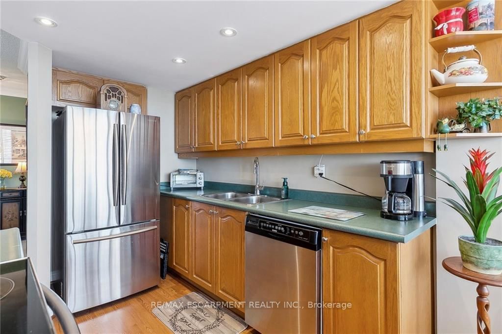 26 Hanover Rd, unit 1601 for sale - image #20