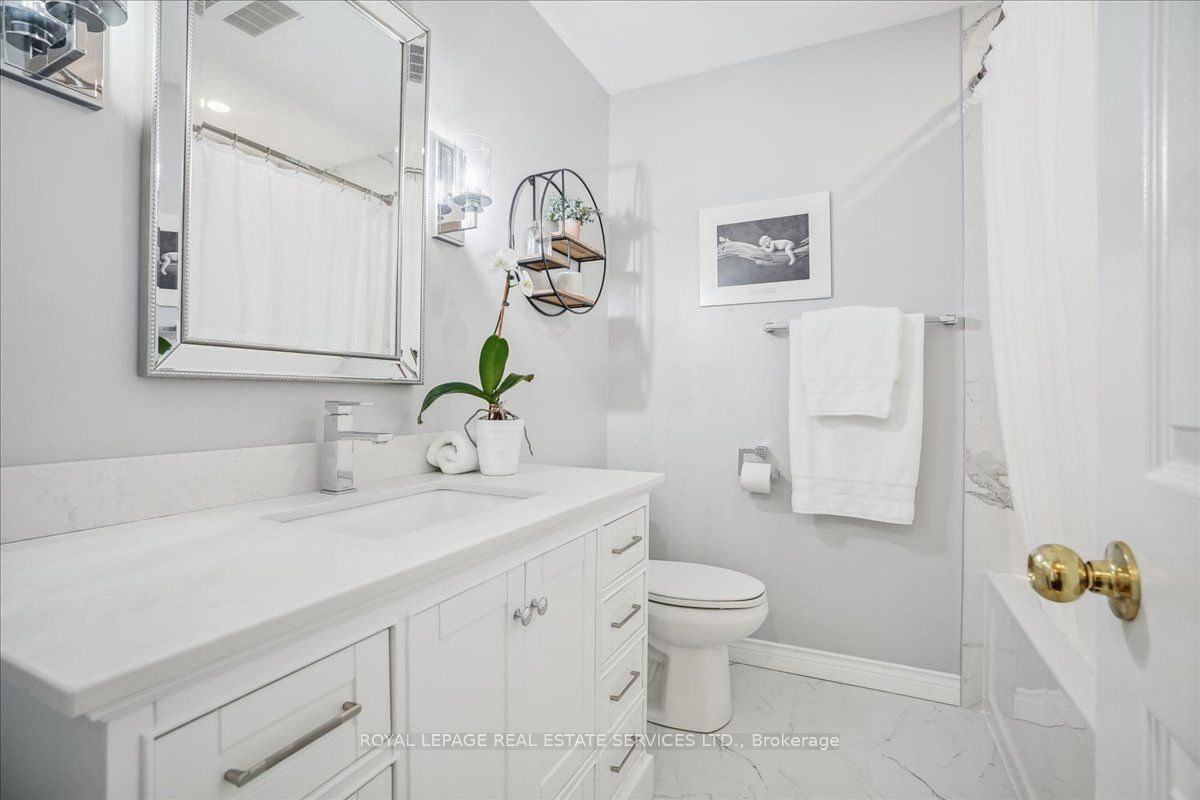 2360 Parkhaven Blvd, unit 2 for sale - image #35