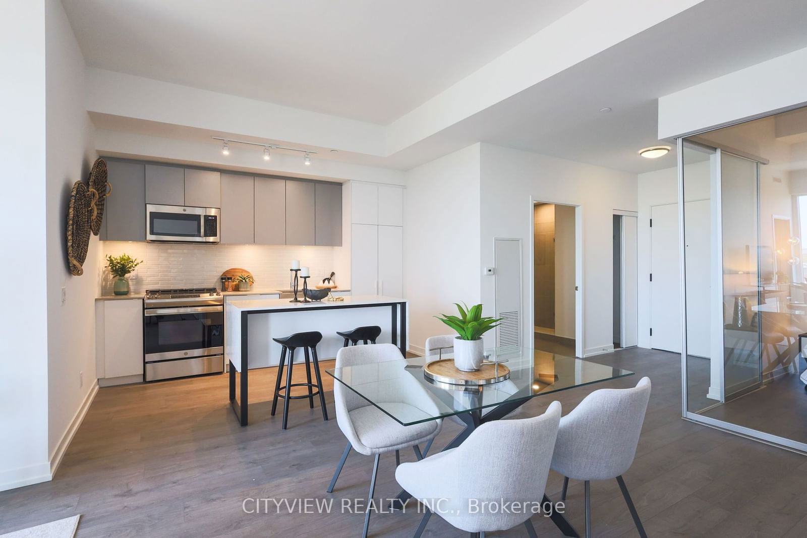 270 Dufferin St, unit LPH14 for sale - image #6