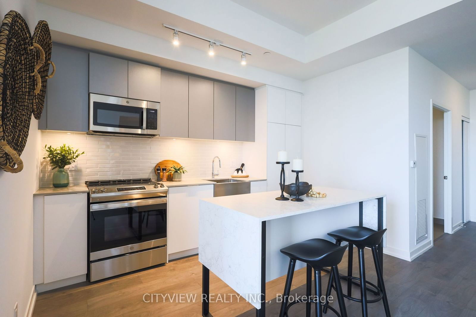 270 Dufferin St, unit LPH14 for sale - image #8