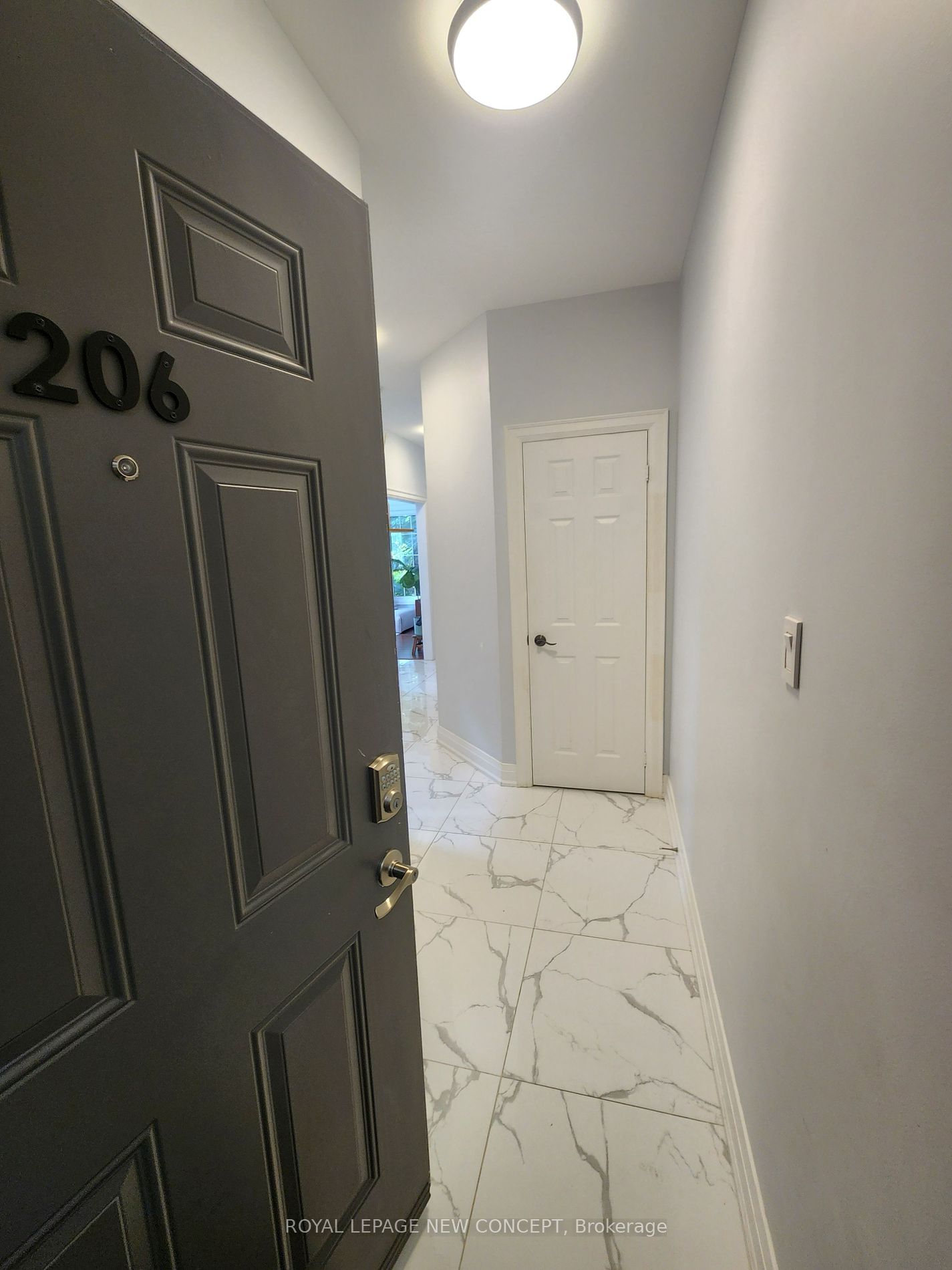 960 Bloor St, unit 206 for sale