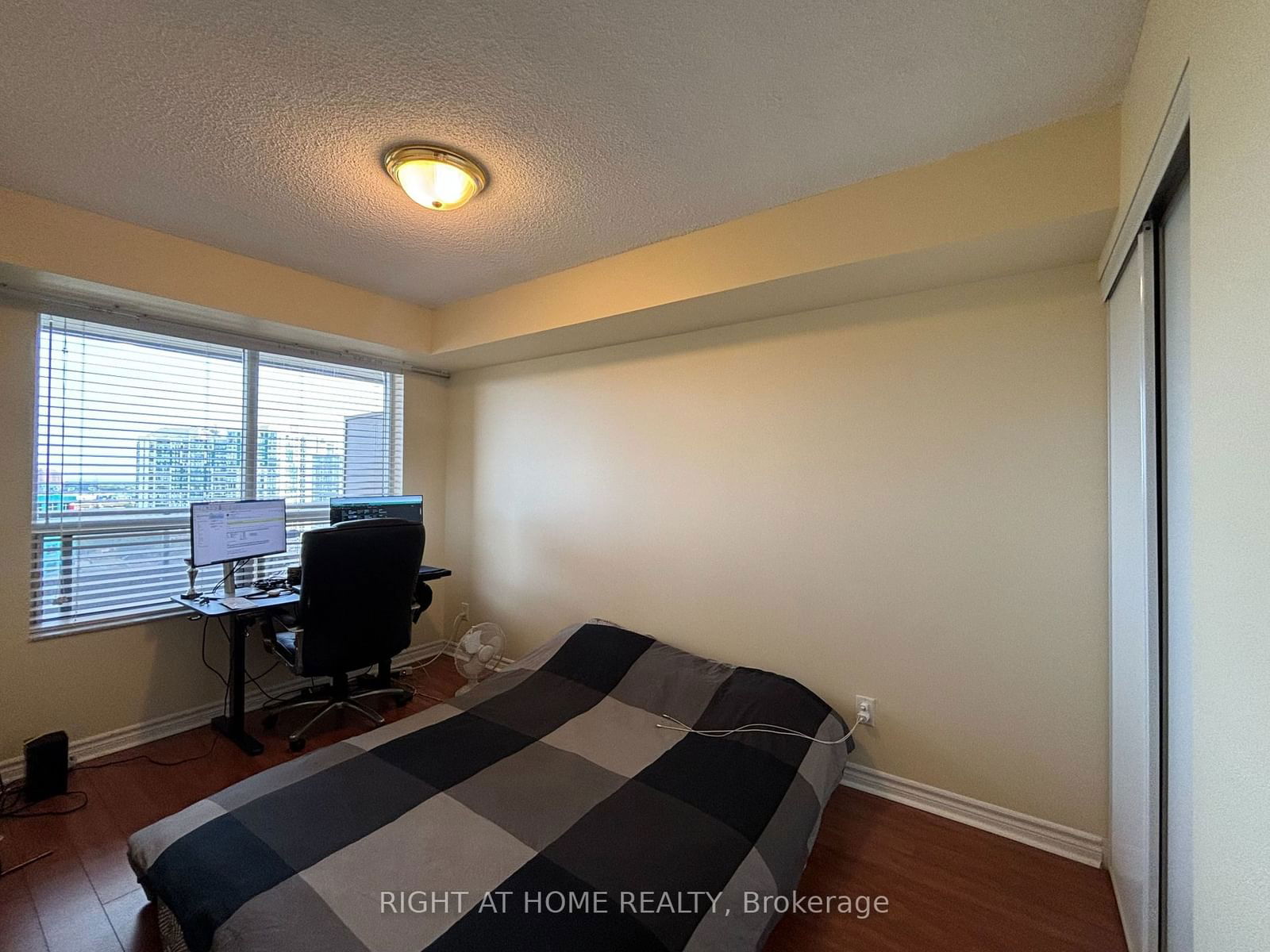 25 Kingsbridge Garden Circ, unit 1526 for sale - image #13