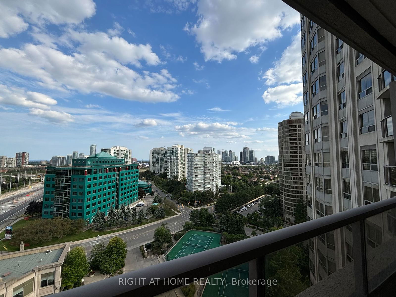 25 Kingsbridge Garden Circ, unit 1526 for sale