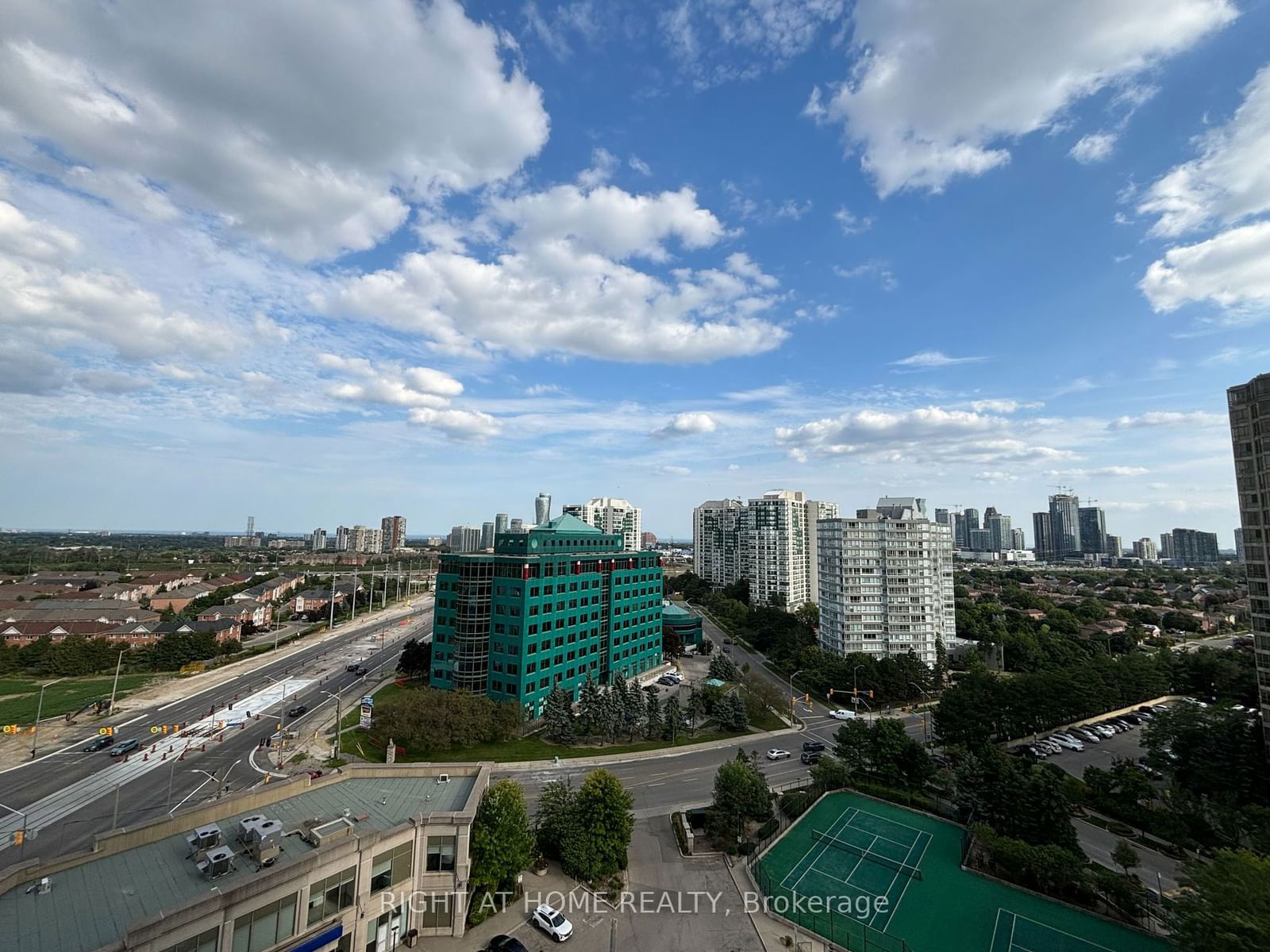 25 Kingsbridge Garden Circ, unit 1526 for sale